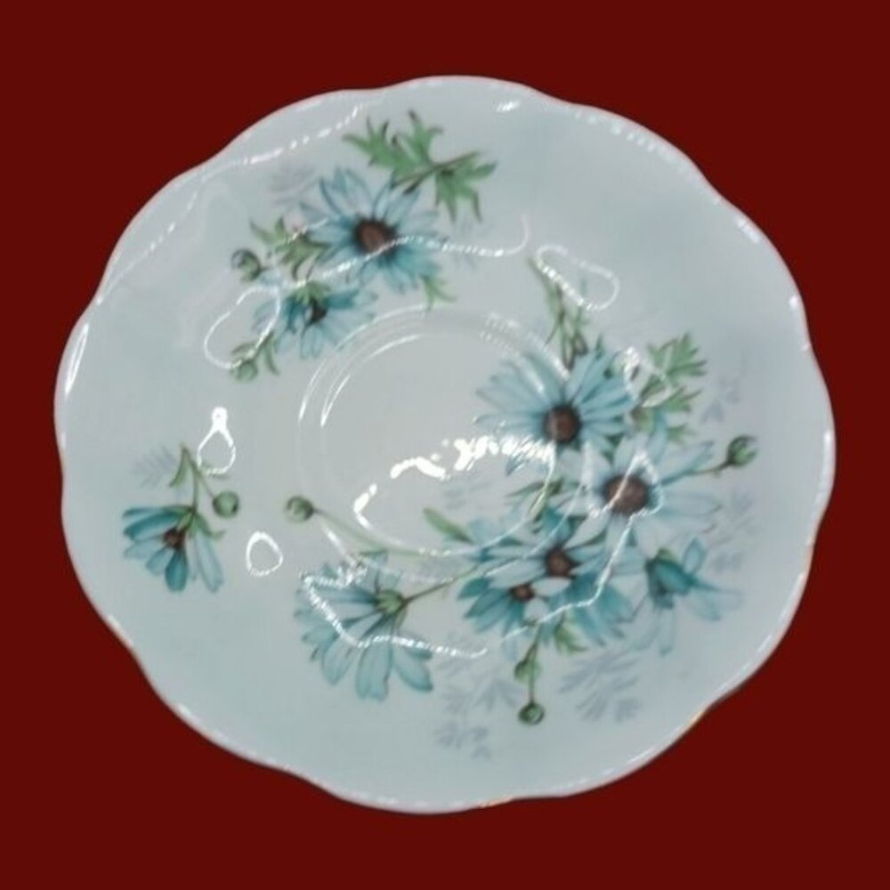 Royal Albert teacup and saucer wt blue daisies gold trim - Picture 6 of 9